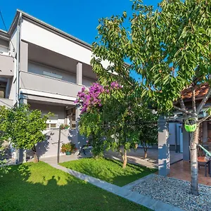 https://apartments-luky.hotelinzadar.com